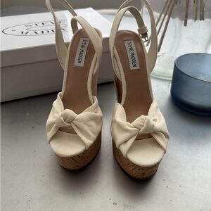 Steve Madden Cream Wedge Sandals with Bow